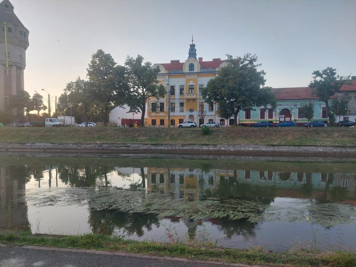 Apartament Pe Malul Raului Bega Timișoara Zewnętrze zdjęcie